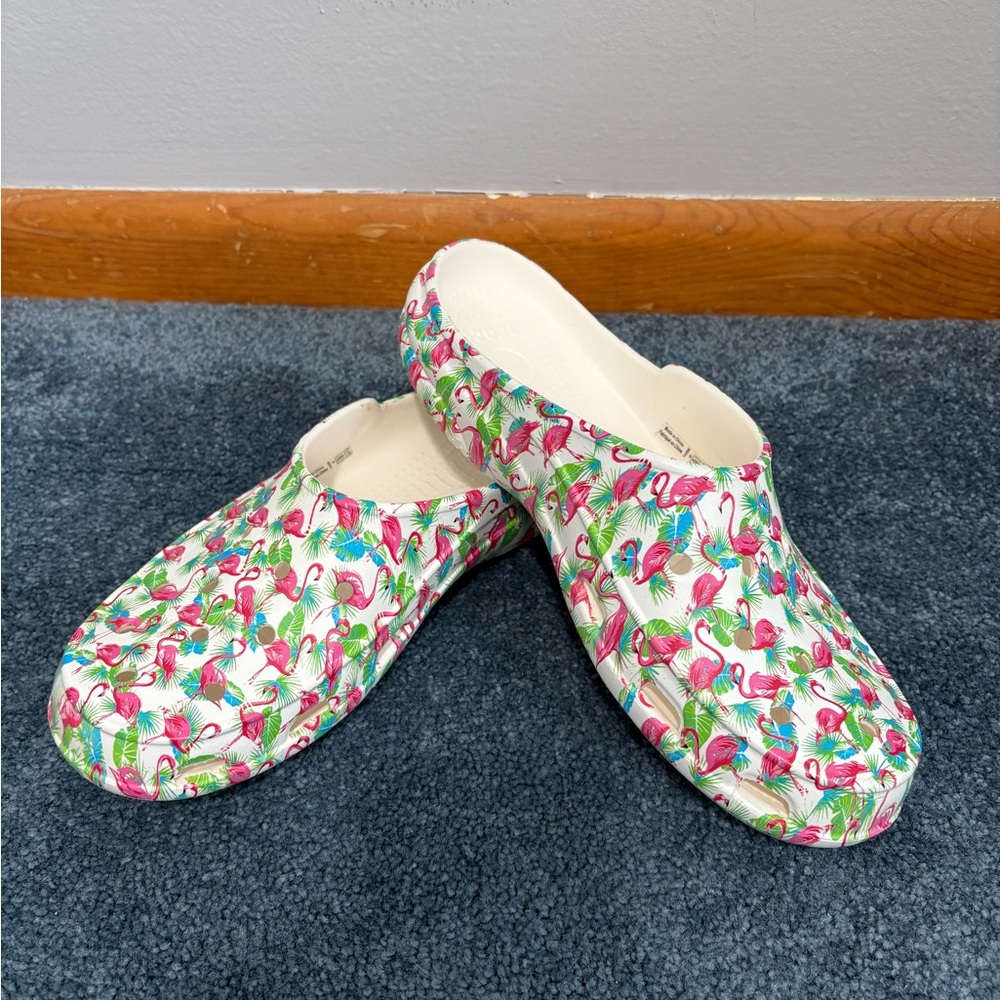 Crocs Women’s Size 8 Flamingo Clogs